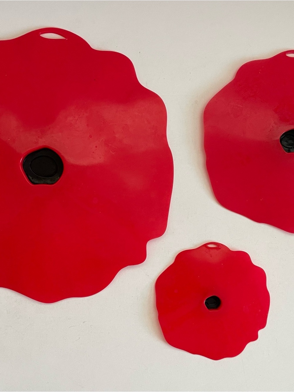 Set of 3 Red Poppy Silicone Airtight Storage Covers - Picture 3 of 4